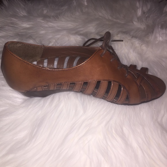 Coach Brown Leather heeled lace up sandals - Picture 7 of 8